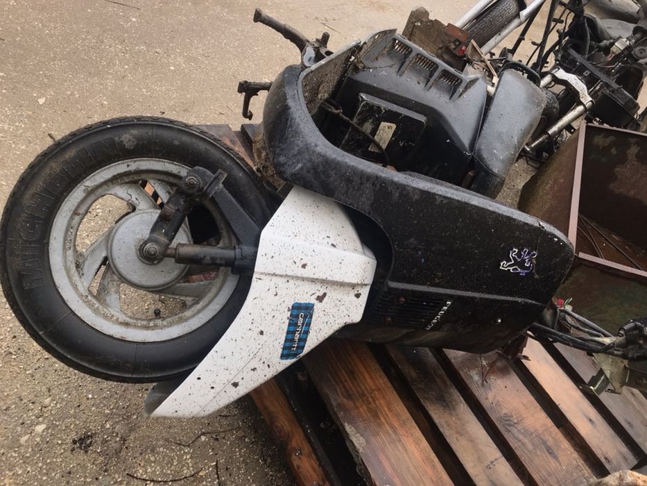scooter Peugeot restauro ou peças