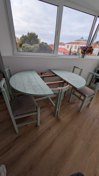 Conjunto mesa e cadeiras Saint-Claire (madeira pinho maciço)