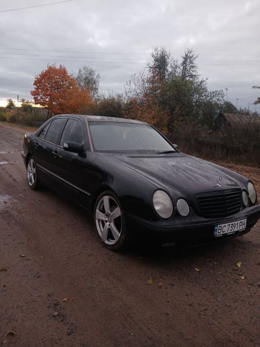 Продам мерседес.