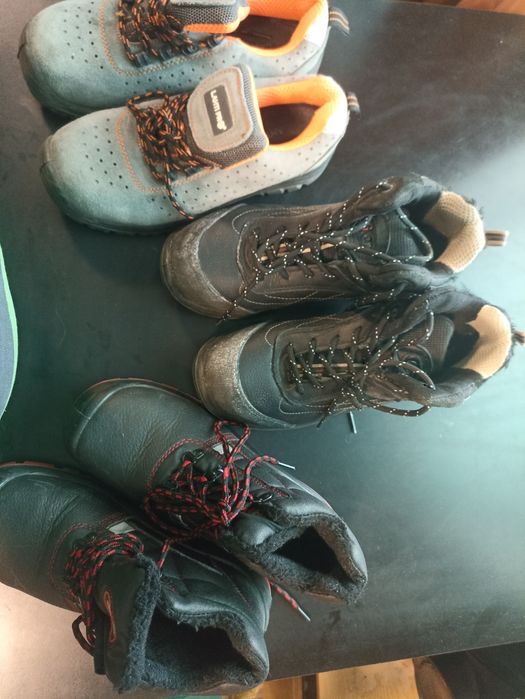 Рабочие ботинки с усиленным носком