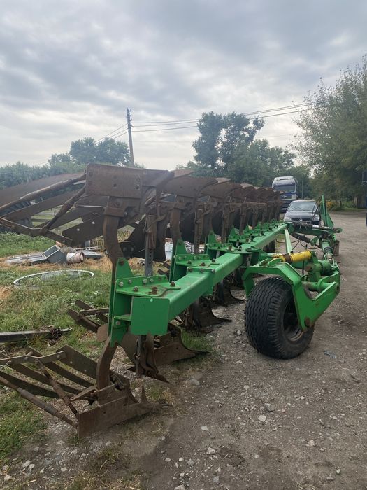 Терміново продам  оборотний плуг 7+1 Велес Агро