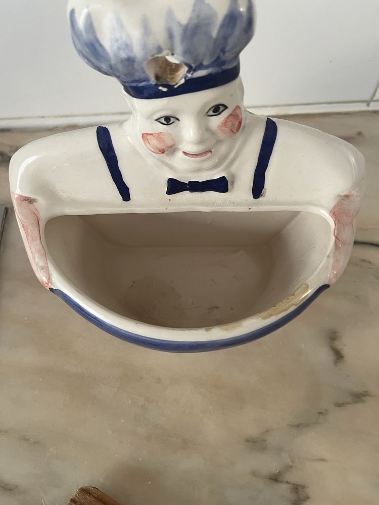 Saleiro de Parede em Louça