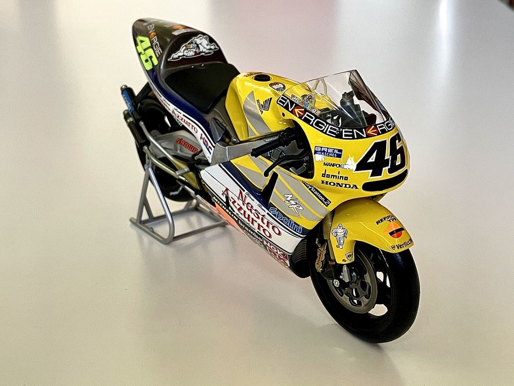 Minichamps 1:12 Honda 500cc Valentino Rossi