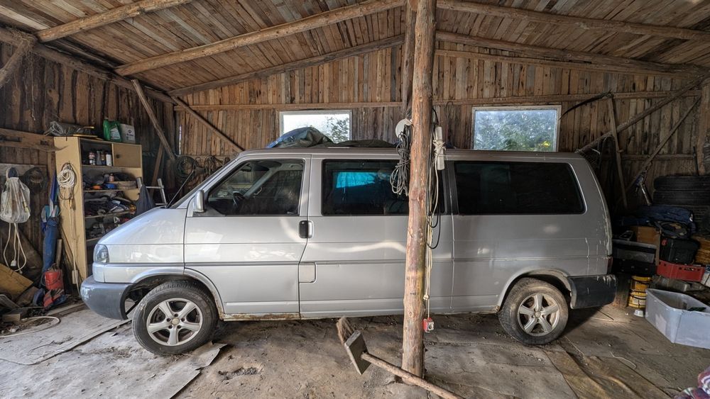 Volkswagen Caravelle 2.5 TDI 2001r 102km, na części lub w calosci
