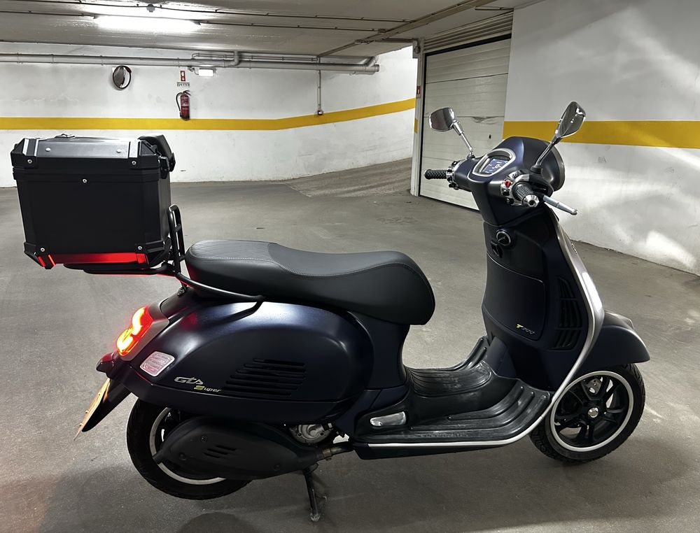 Vespa GTS 300 Super Tech 2023