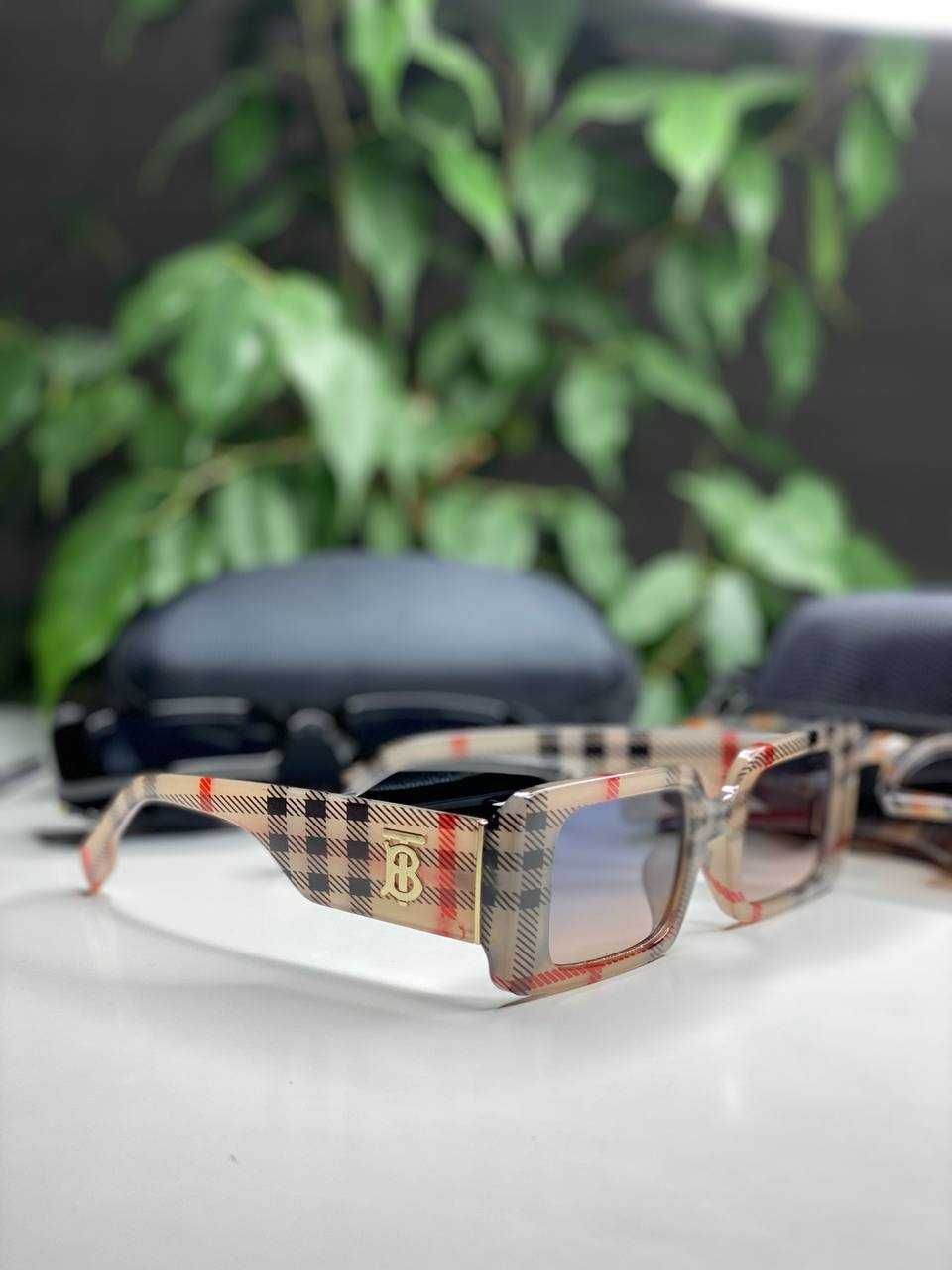 ХИТ! Солнцезащитные очки BURBERRY стильные прямоугольные Черные коричн
