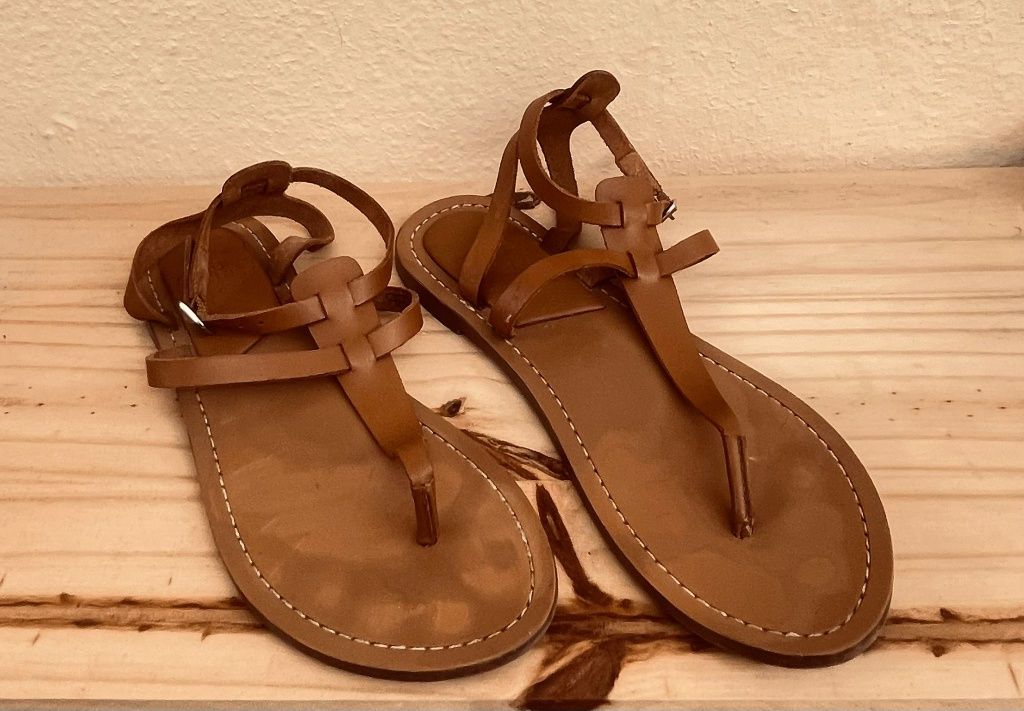 Sandálias castanhas Zara