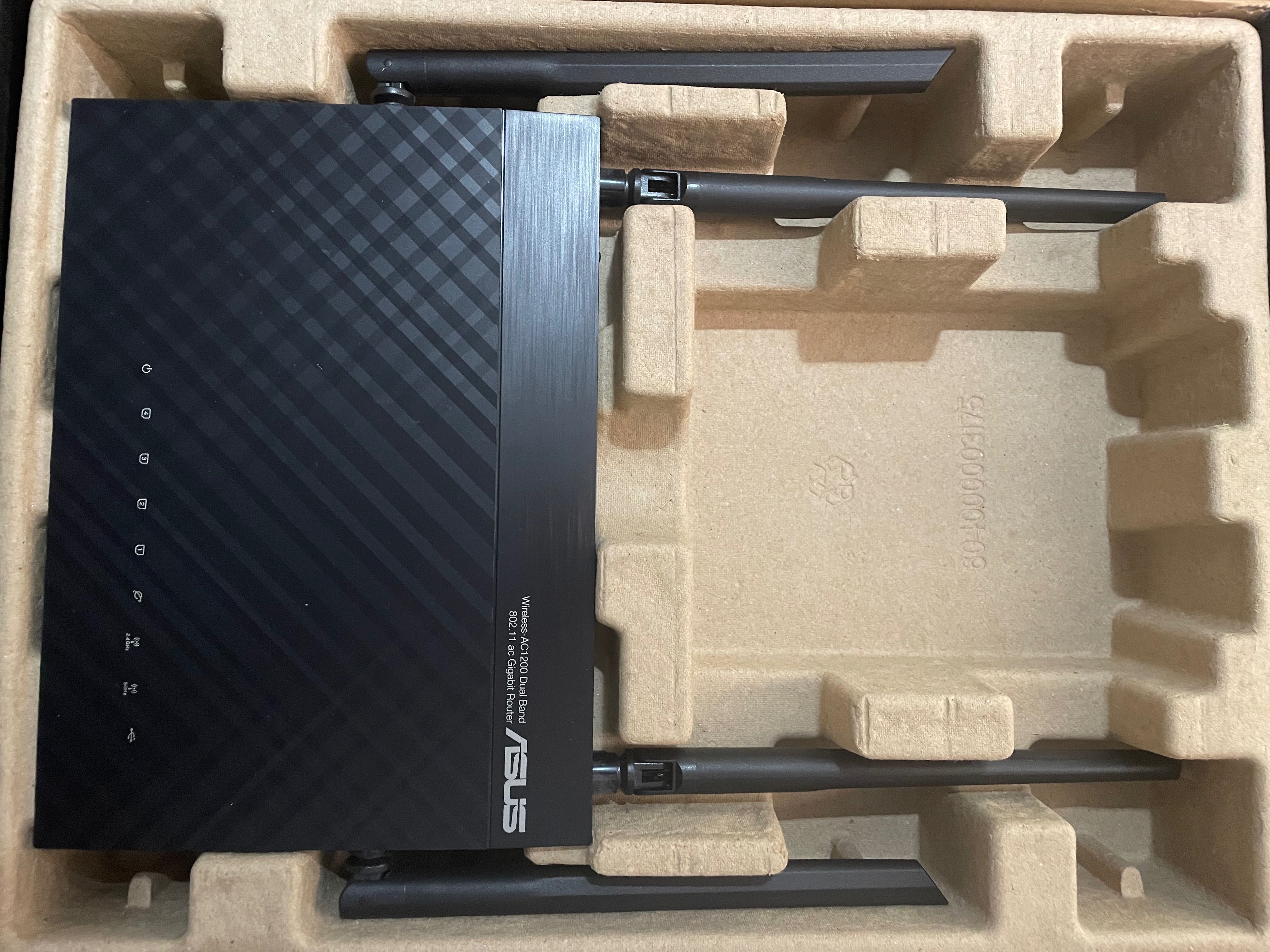 Asus router RT-AC1200G+,    e ac/dc Adaptador