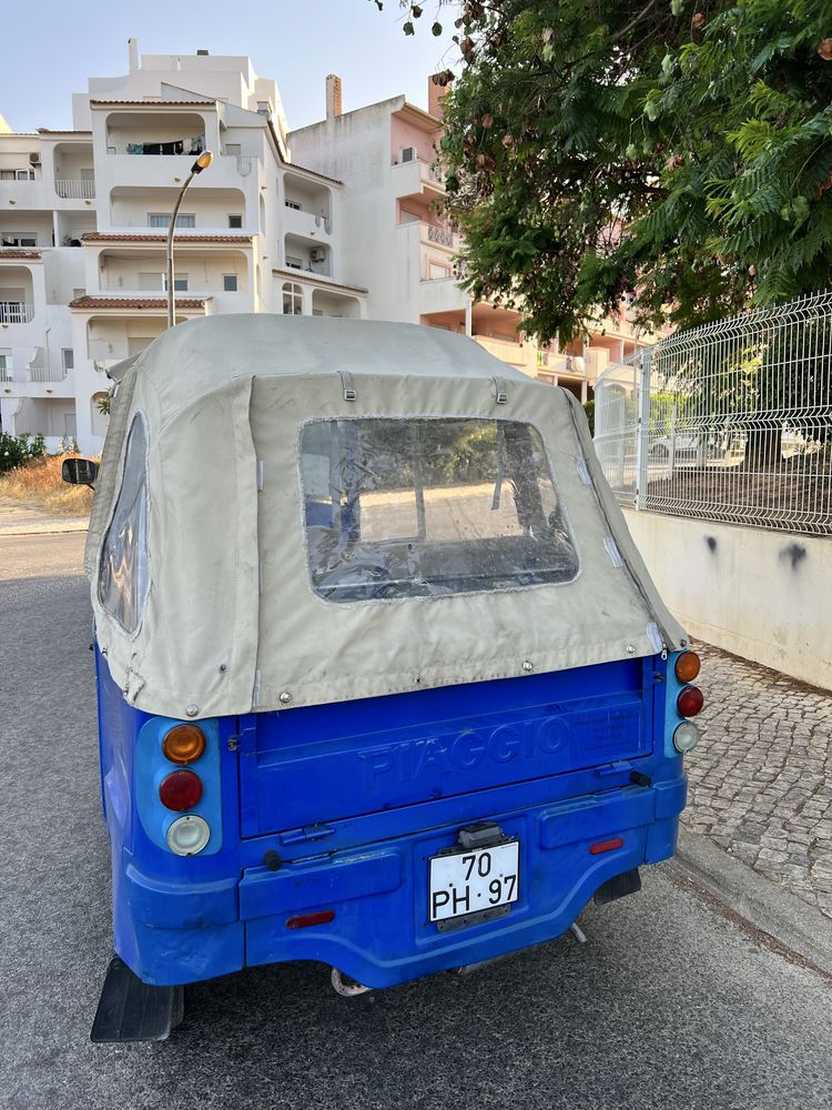 Tuk Tuk Piaggio APE 200