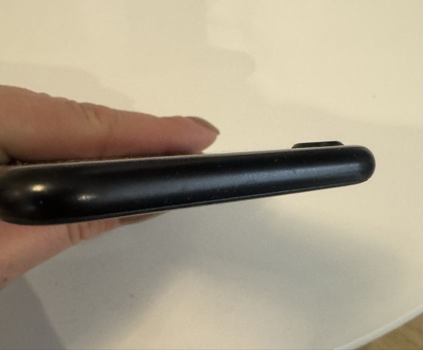 Sprzedam IPhone SE 2Generation 2020