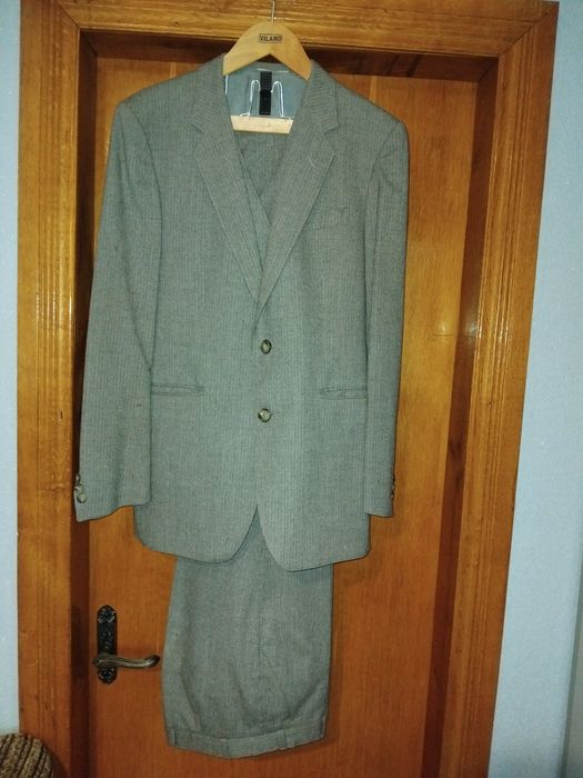 Костюм мужской тройка52 размер.рост3-4