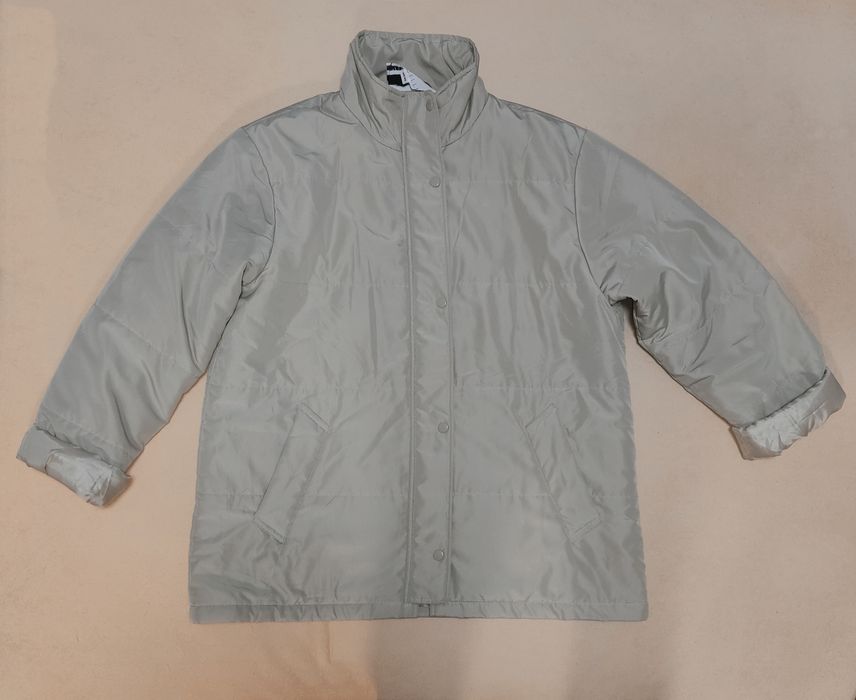 Куртка нюдового бежевого универсального цвета