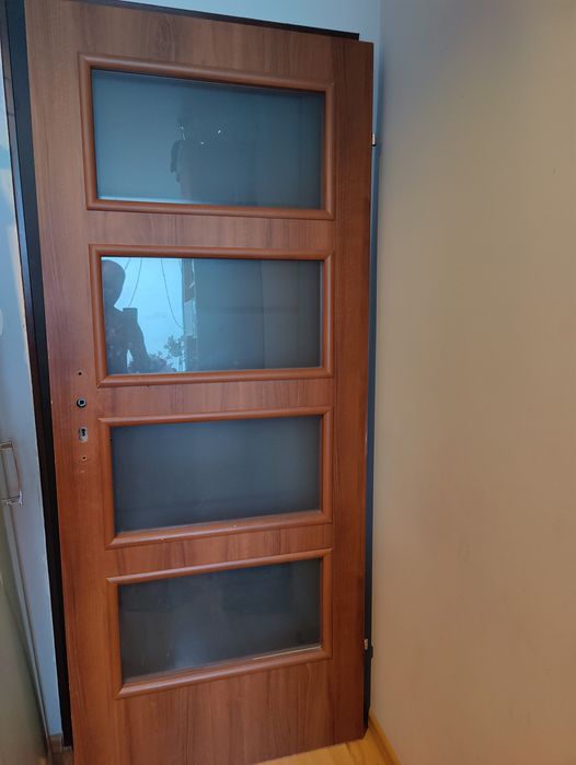 Sprzedam  drzwi  80l