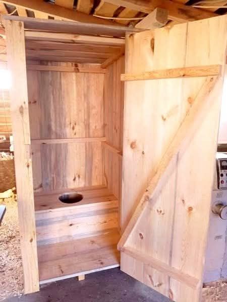 Туалет вуличний з тумбою чи без.