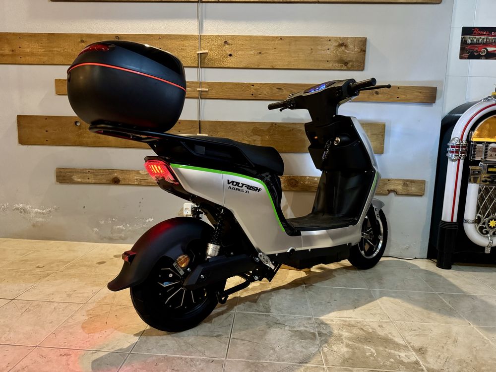 Scooter eletrica sem carta Voltrish Azores
