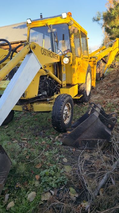 Ostrówek K-162 koparko ładowarka