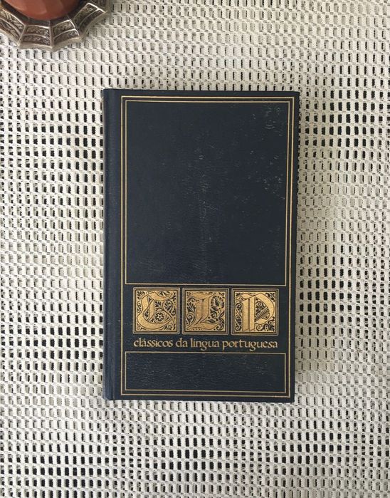 Livro "Clássicos da Lingua Portuguesa"