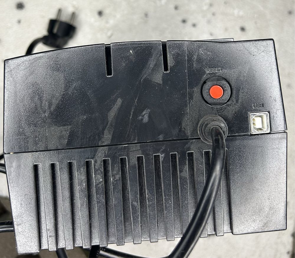 UPS Amazon Basics 400VA