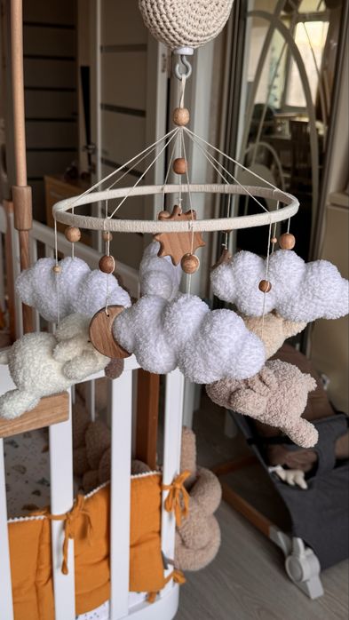 Продам мобіль в ліжечко ручної роботи