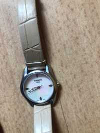 Zegarek damski Tissot używany,  z certyfikatem, tarcza z masy perłowej