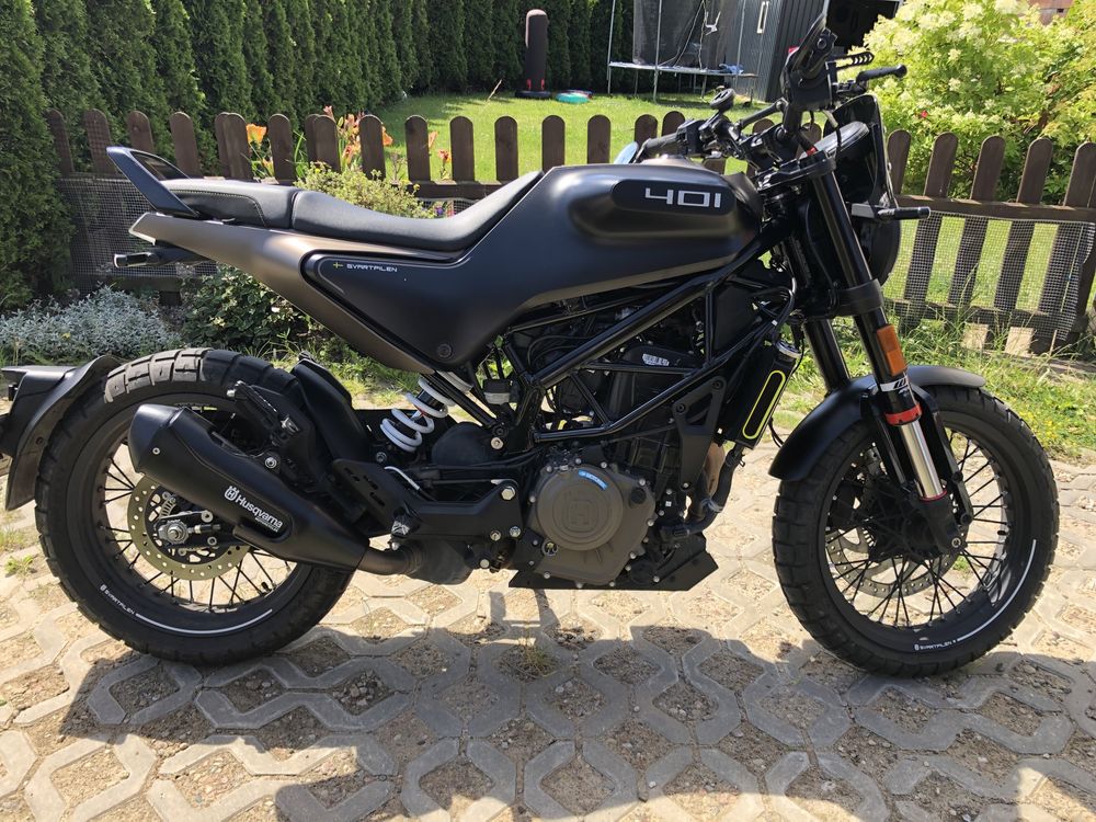 Husqvarna svartpilen 401 A2 (ABS naked scrambler) quickshifter