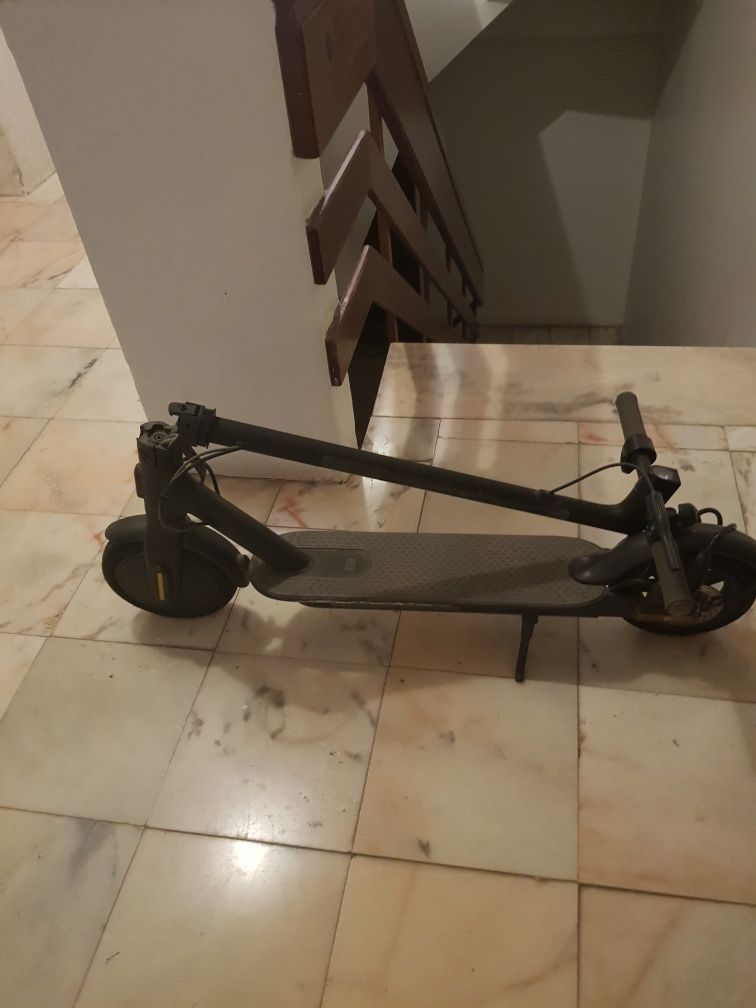 Mi electric scooter
