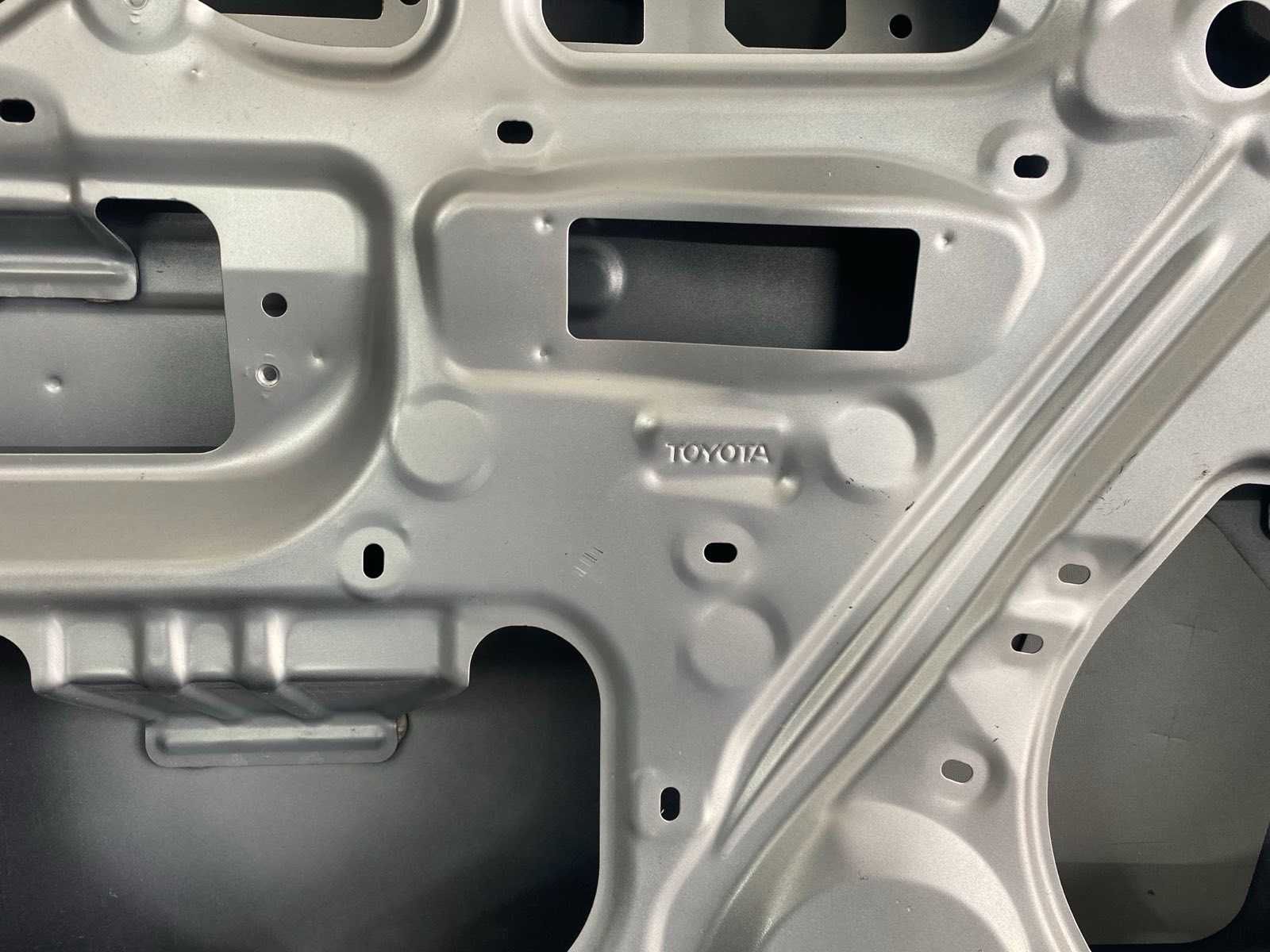 Кришка багажника Toyota RAV4 розбірка тойота рав 4