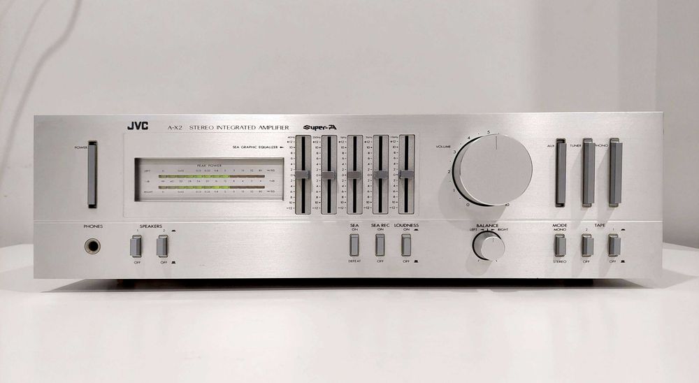 Amplificador JVC A-X2 "Super-A" c/Equalizador de 5 bandas