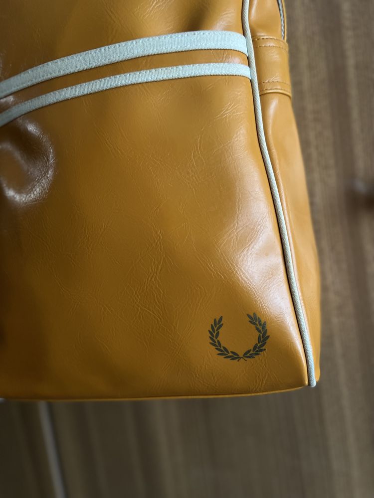 Сумка через плече кожаная винтаж Fred Perry оригинал