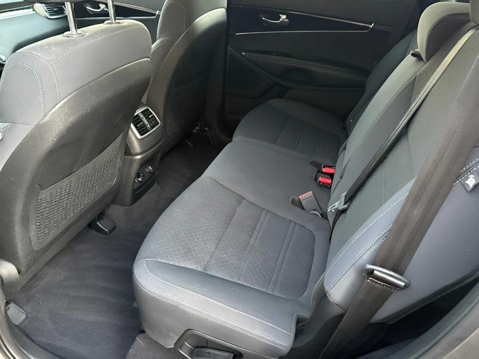 Kia Sorento LX      2018