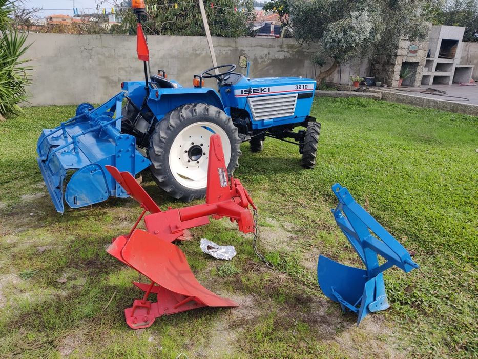 Trator e alfaias (matriculado)