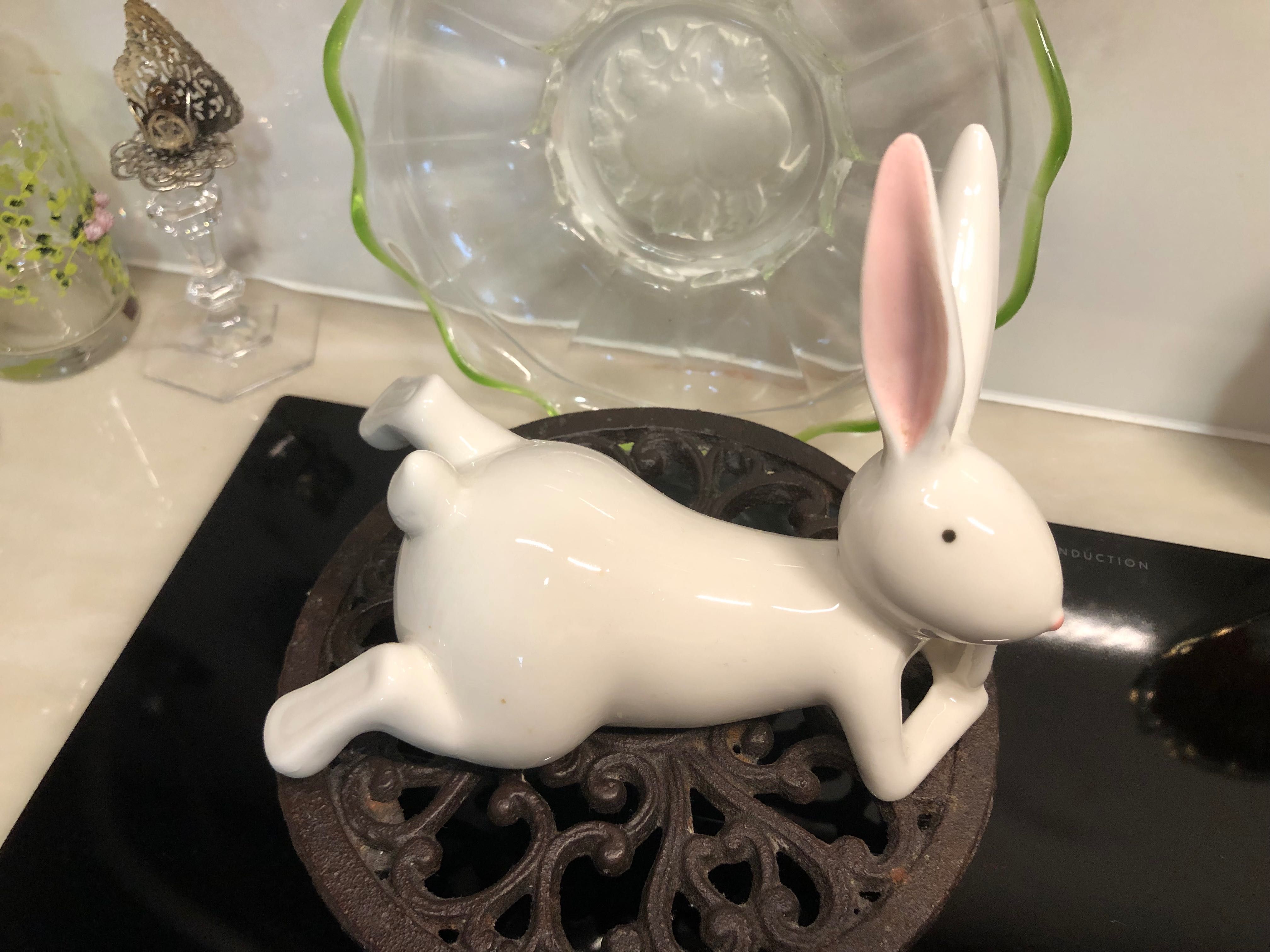 Coelho em porcelana