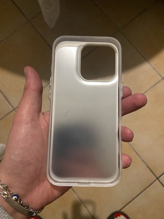 Capa iphone 16 pro com a personagem  goku dragon Ball