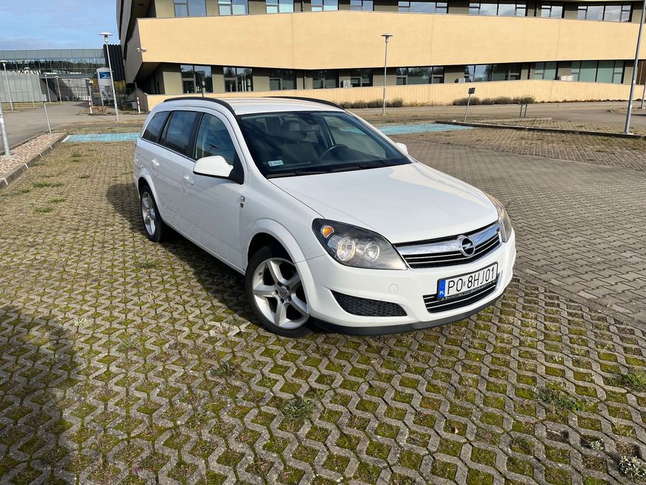 Opel Astra Opel Astra H Kombi – 2010 r. – wersja 111 lat Opla – sprawna, zadbana