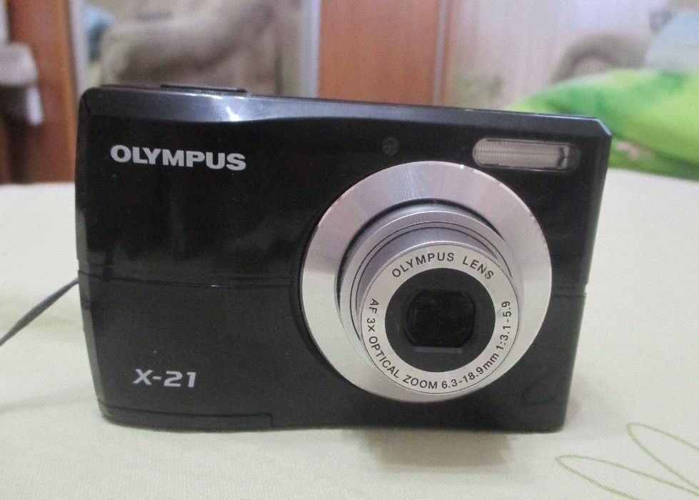 Продам Фотоаппарат Olympus X-21