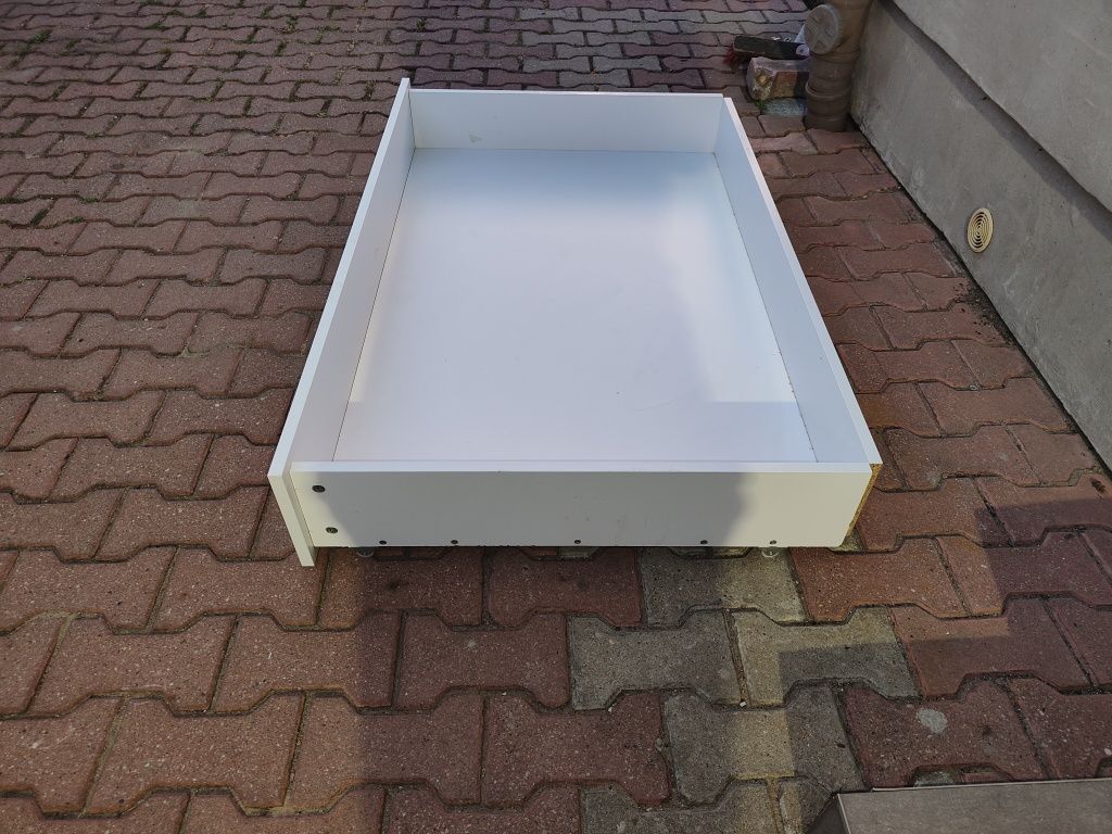 Szuflada pod łóżko