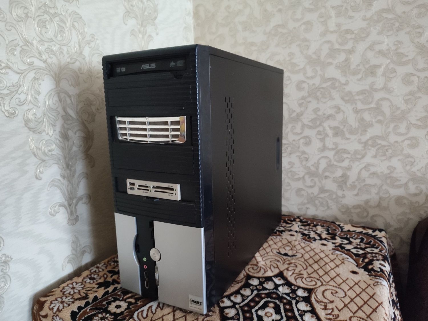 Компьютер+Монитор Amd Phenom 955(4 treads 3.2Ghz ),ddr3 6gb,gt440msi ,