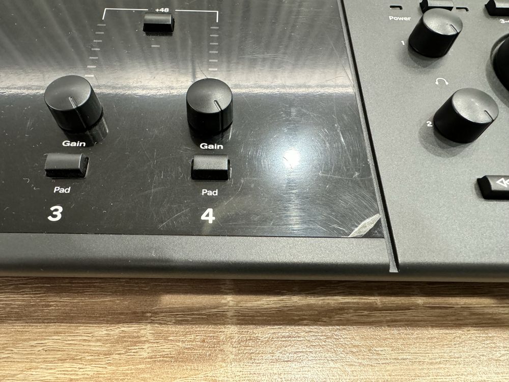 Нова звукова карта AVID Fast Track C600 Аудіоінтерфейс USB 6х6