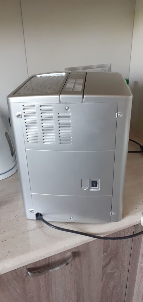 Ekspres do kawy DELONGI Magnifica typ esam 4500 moc1350 W