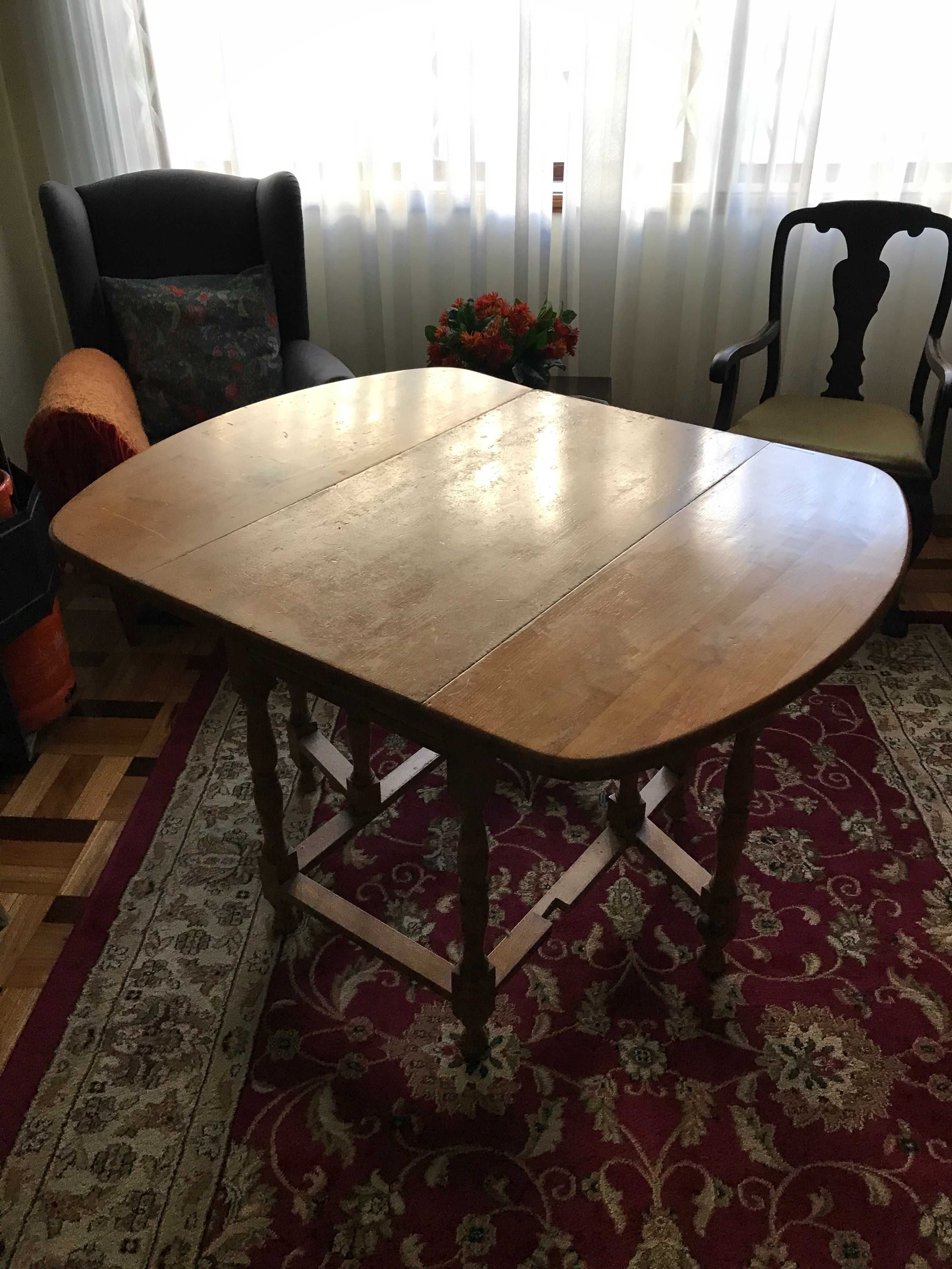 Mesa de jantar extensível de madeira maciça