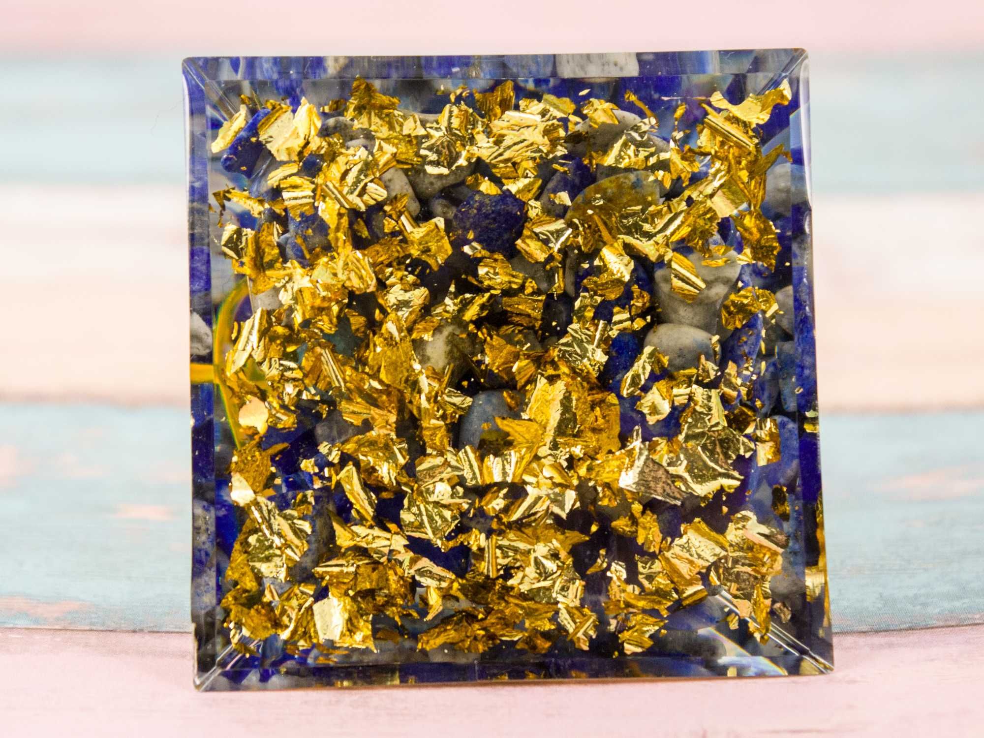 Piękna Piramidka Orgonit Sodalit Lazuryt Opal Klucz Harmonia 5 cm