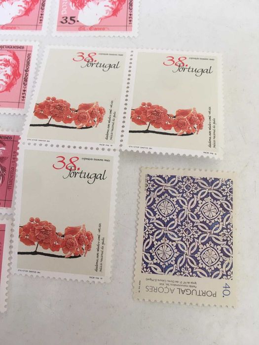 Selos de Correio em Escudos