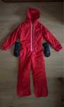 Roupa de neve com luvas