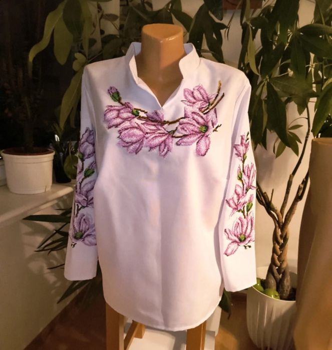 Bluzka ręcznie haftowana koralikami