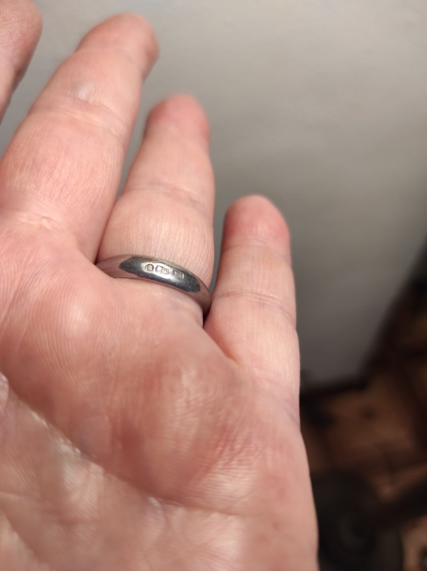 Srebrny pierścionek z agatem