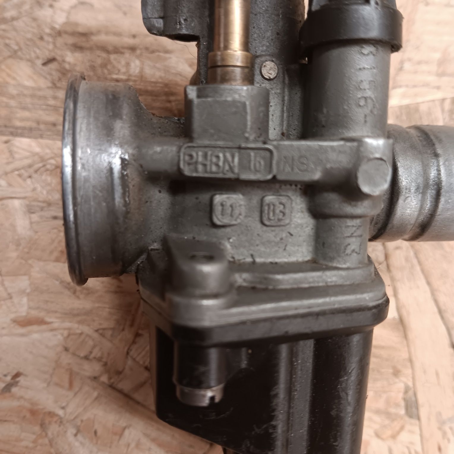 Carburador DELLORTO 16