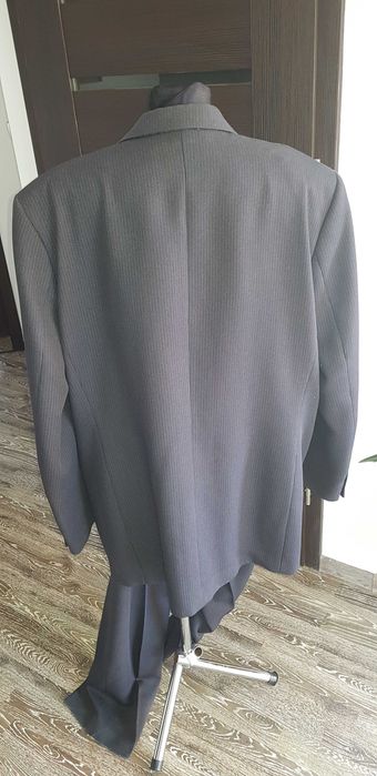 Garnitur męski trzyczęściowy firmy Sunset Suits 194/124/114