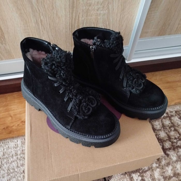 Жіночі зимові ботінки 39 р