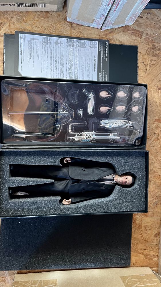 Enterbay Men in Black Zestaw scale 1/6