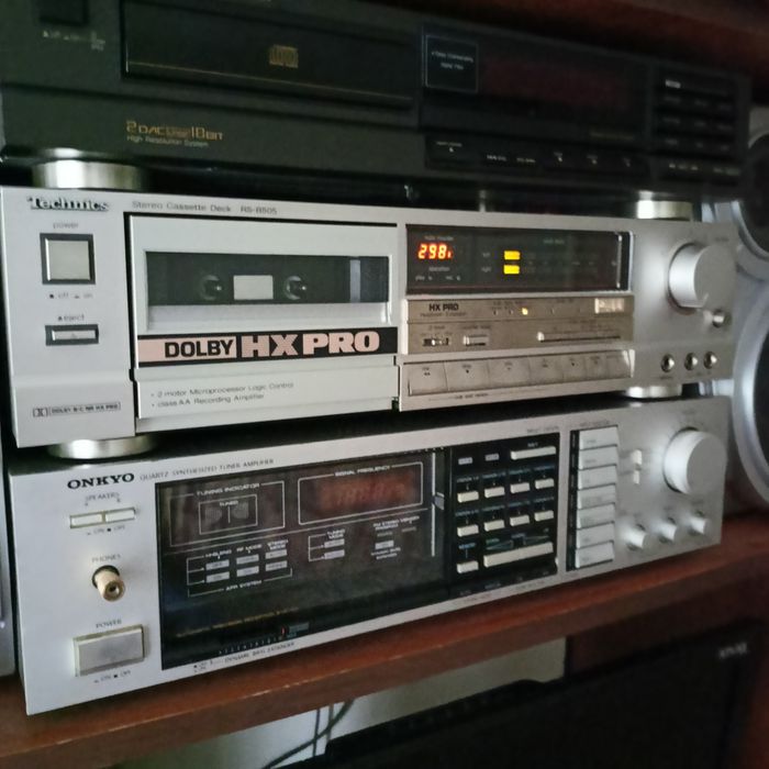 Продається касетна дека Techics RS-B505 клас АА а також ресивер Onkyo!